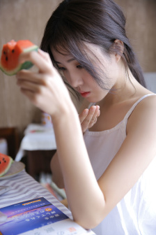 娇妻被门卫老头征服